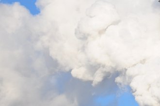 Foto von weißen Dampfwolken